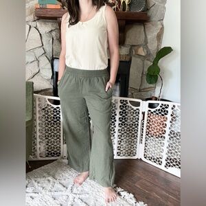 Old Navy olive linen blend pants